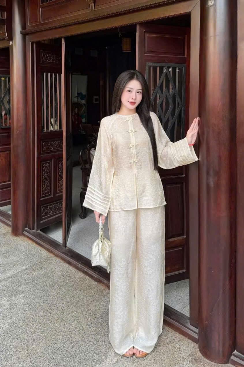 PP43 Hạ Vy kem M